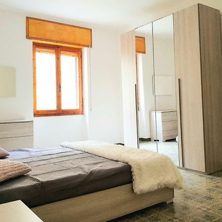 Family Apartment On The Beach อาลเกโร ภายนอก รูปภาพ